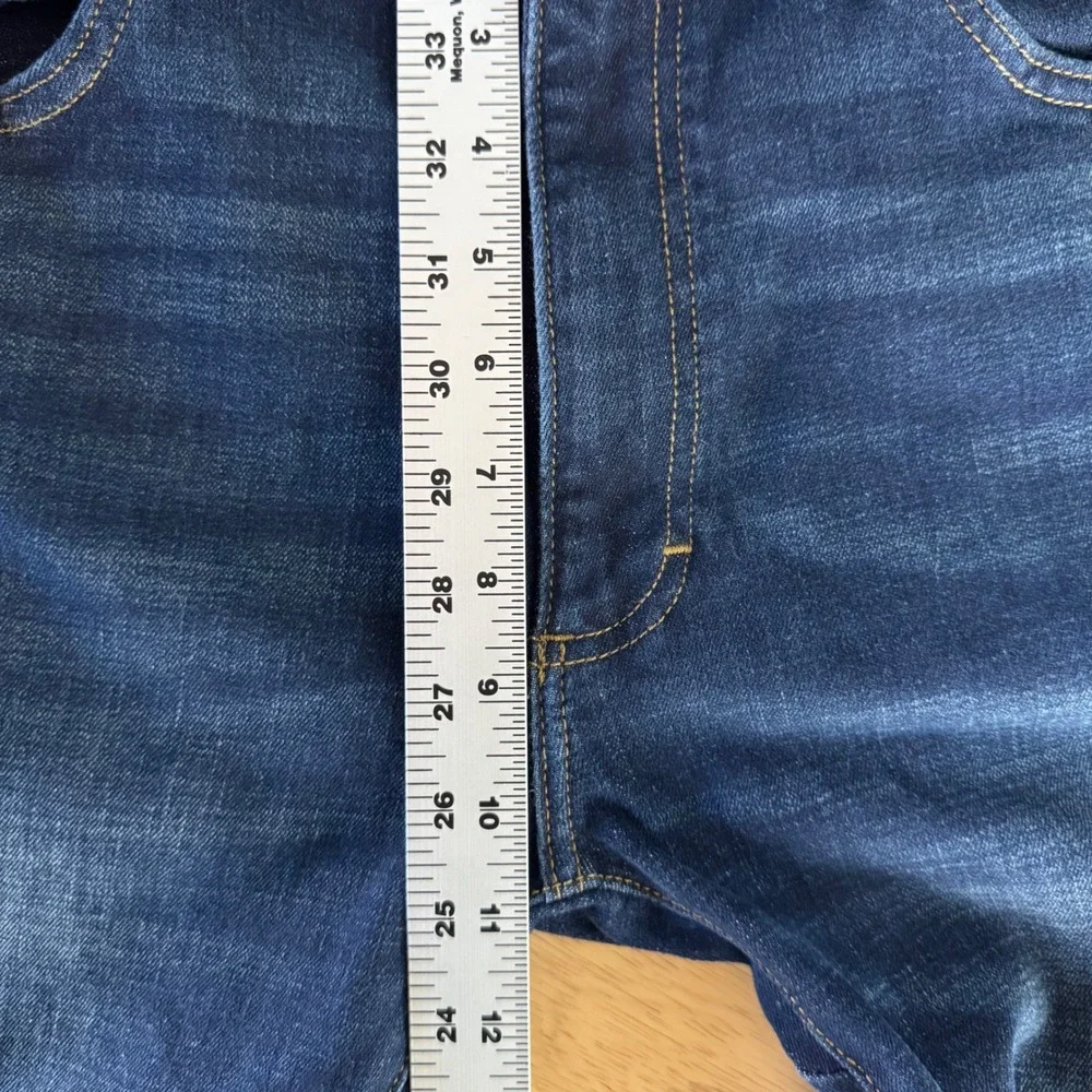 Lee light wear